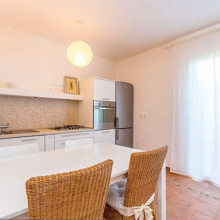 Apartmán Mit Meerblick, Terrasse, Klima, Wlan, Parkplatz Und Nur Knapp 900 Meter Vom Kristallklaren Meer Entfernt